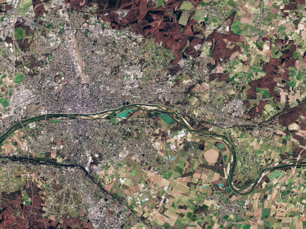 Satellite EO image of Loire River - Image copyright ESA