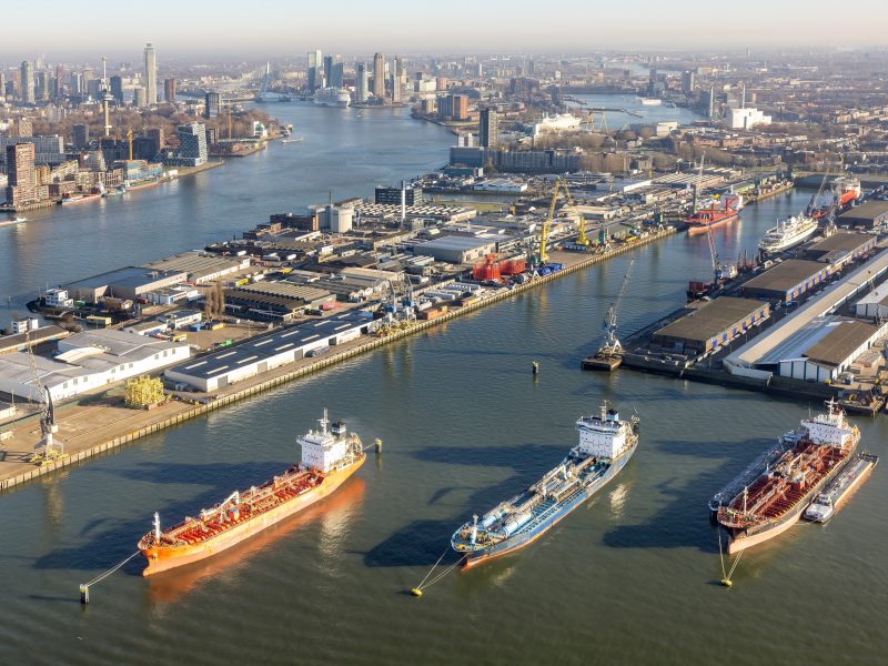 ships in dutch harbour